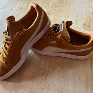 Puma Men's Suede Sneakers - Brown and White